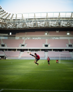  L'équipe rentre pour leur premier entrainement sur la pelouse de l'Allianz Riviera à 3 jours du match qui les opposera à Valencienne.